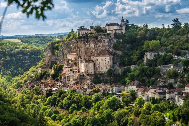 Book your vacation in France: The village of Rocamadour in Occitanie